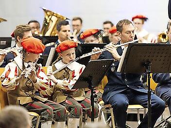 Auch dieses Mal werden die „Kleinen“ aus dem Jugendblasorchester der Stadt Münnerstadt mit den „Großen“ des Erfurter Luftwaffen-Musikkorps’ musizieren.