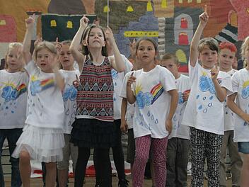 Die Aufführung der Musical-AG klappte perfekt und das Publikum forderte begeistert Zugaben. Foto: Sylvia Hubele