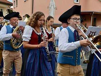 Jung und alt spielen in der Bläservereinigung Burkardroth. Foto: Katrin Kupka-Hahn