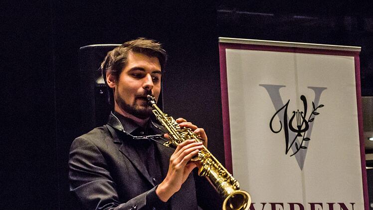 Das Arcis Saxophon Quartett wurde bei seinem Coburg-Debüt im HUK-Foyer von zahlreichen Zuhörern mit ausdauerndem Beifall gefeiert.Foto: Jochen Berger