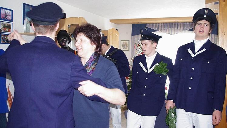 Ein Tänzchen in Ehren mit Loni Müller