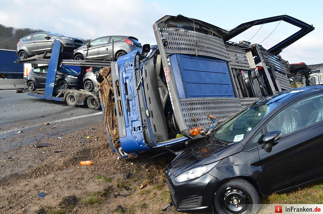 Schwerer Unfall mit Autotransporter auf A3 bei Würzburg