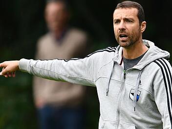 Christian Springer muss rotieren lassen:  Wegen der vielen Ausfälle und Blessuren kommt am Samstag beim Würzburger FV vermehrt die zweite Garde zum Zug. Gegen Ammerthal am Dienstag hofft der Jahn-Trainer wieder auf mehr Optionen.Uwe Kellner