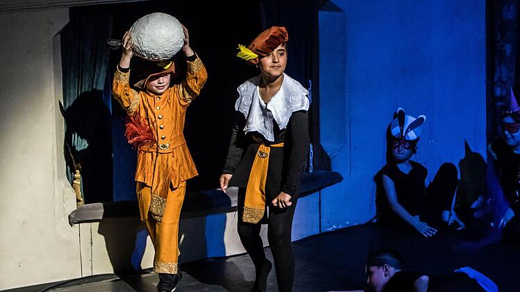 "Compose Strawinsky":_Ovationen gab es für die Schülerinnen und Schüler der Coburger Lutherschule beim Auftritt im Landestheater.Foto: Jochen BErger