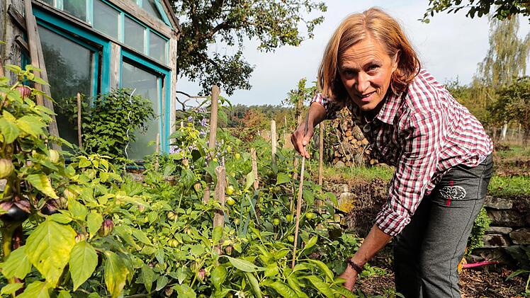 Kathinka Neff hat ihren Garten nach den Regeln der Permakultur anglegt.  Fotos: Matthias Hoch