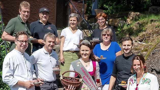 Zehn Gastronomen aus dem G’scheitgut-Verein für regionale Esskultur hatten fruchtig-kreative Rezepte rund um die Kirsche entwickelt und stellten diese vor.