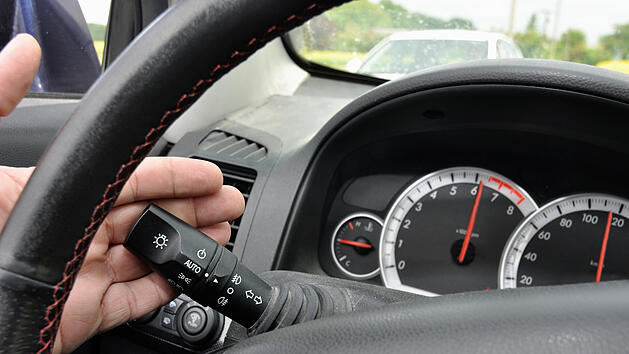 Lichthupe, Stra&szlig;enverkehr, Regeln, Gesetzte, Bu&szlig;gelder