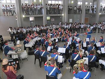 Unbeschreibliche Dankbarkeit erlebte das Jugendmusikkorps nach seinem Konzert in der Kayamandi High School. Foto: JMK