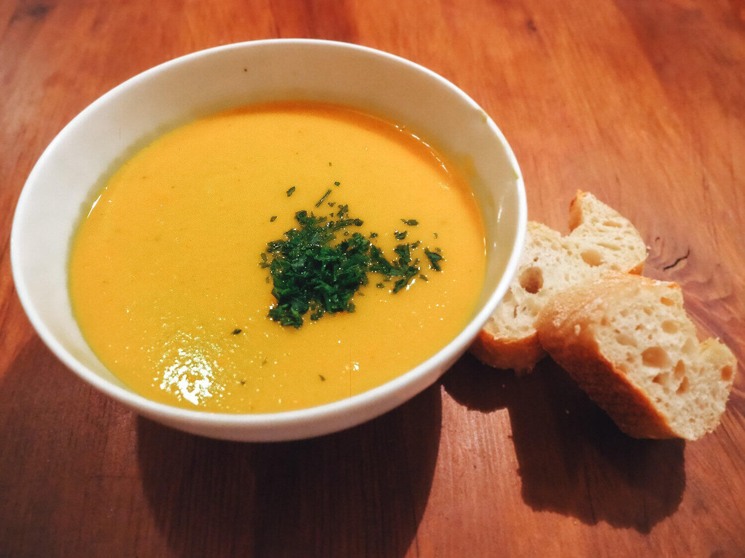 Herbstliche Kürbissuppe - leckeres Rezept für die Wärme von Innen