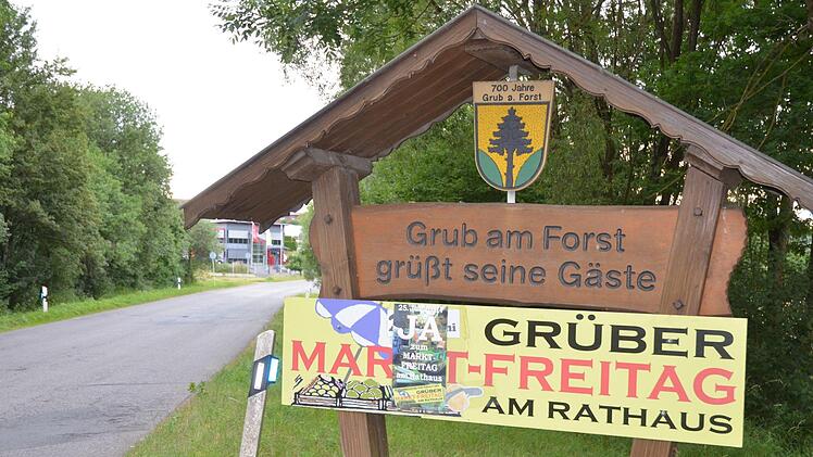 Die Menschen in Grub am Forst haben ein klares Votum für "ihren" Markt-Freitag abgegeben. Fotos: Rainer Lutz