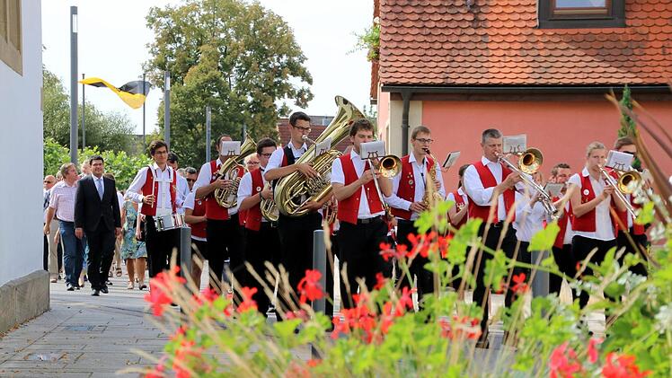 Spaß, Musik und ein buntes Programm: Auf der Kirchweih ist für jeden etwas dabei!   Fotos: Andrea Spörlein