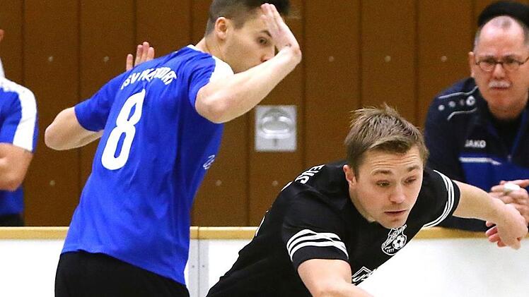 Alexander Limmer entwischt einem Melkendorfer. Foto: Monika Limmer