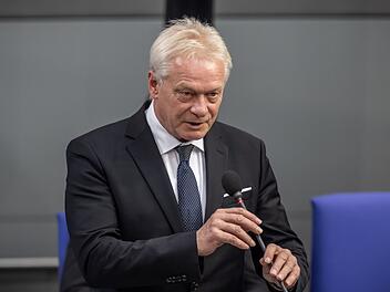 Karlsruhe pr&uuml;ft Minister-Alleingang