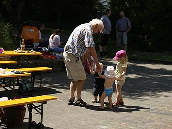 Die verschiedenen Gruppen der (Pfarr)-Gemeinde und die Generationen sollten sich treffen beim Familienpicknick des Kindergartens Oberschleichach. Foto: sw