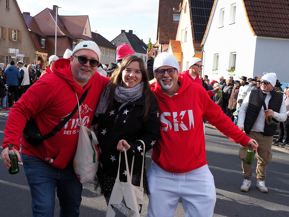 Wildes Faschingstreiben in Steinach an der Saale.