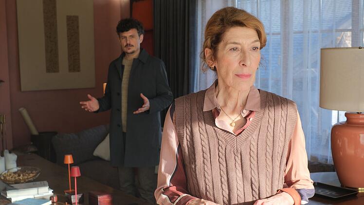 Die Aff&auml;re zwischen Ricardo (Manuel Rubey) und Constanze (Adele Neuhauser) sorgt schon bald f&uuml;r Aufsehen.