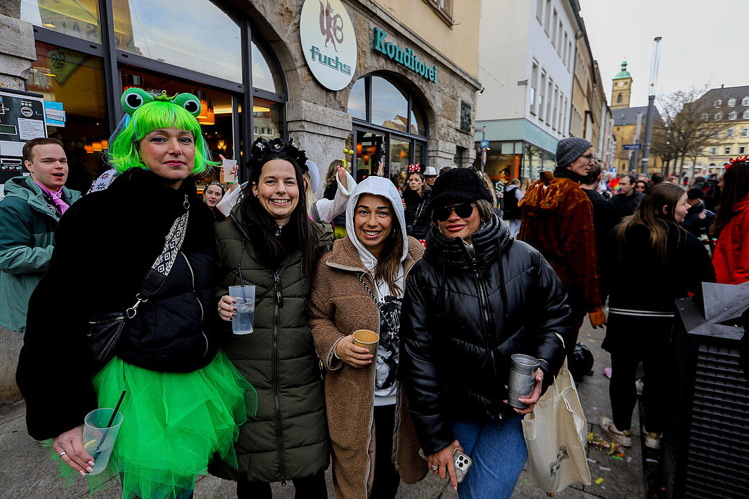 Große Party nach dem Faschingsumzug am Marktplatz.
