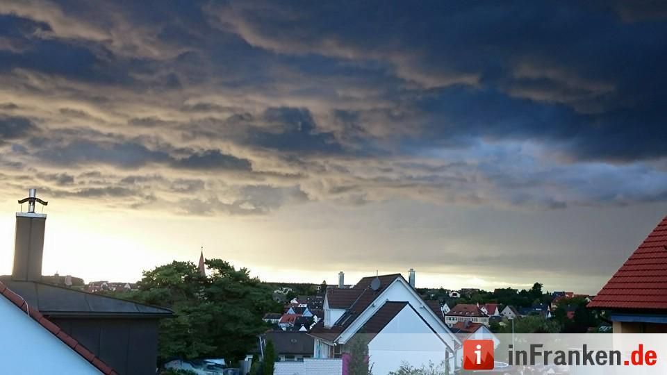 Gewitterfront über Bamberg und Umgebung