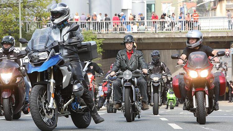 Der Motorrad-Korso zur Sternfahrt 2018. Foto: Barbara Herbst