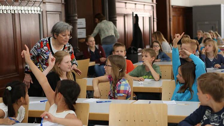 Am 11. Juni ging es in der Kinder-Uni um das Thema "Sagen Medien immer die Wahrheit?" Foto: Barbara Herbst