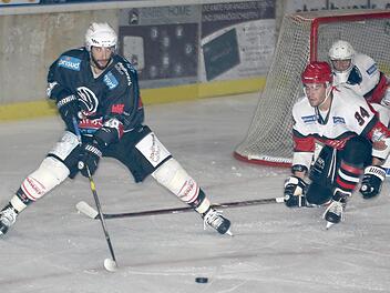 Seinen zweiten "Dreierpack" in Folge schnürte Michal Babkovic beim Auswärtssieg der Haßfurter Hawks am Freitagabend in Freising. Der Slowake war neben David Franek, der ebenfalls drei Treffer markierte, maßgeblich am 10:2-Erfolg beteiligt.  Foto: Ralf Naumann
