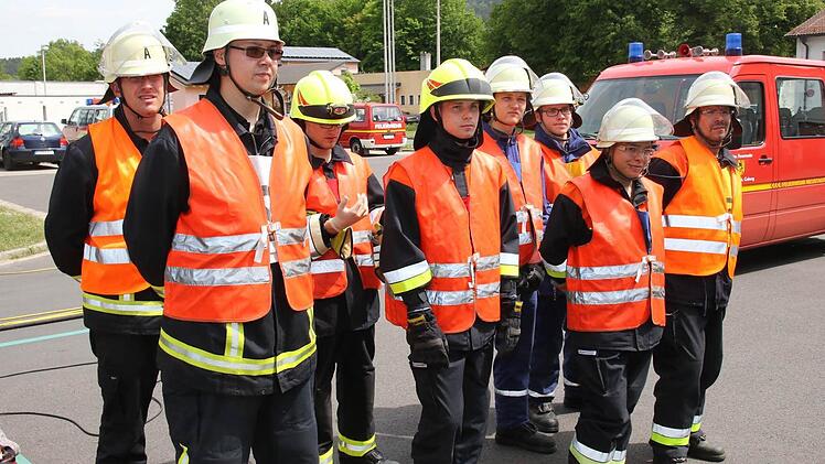 Einige der Teilnehmer der neuartigen Truppmannausbildung Foto: Michael Stelzner