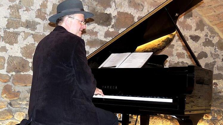 Jakub Zahradnik im Höchstadter Schlossgewölbe  Dieter Gropp