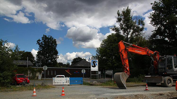 Nach knapp einem Jahr Bauzeit ist die Heinersreuther Straße wieder offiziell für den Verkehr freigegeben. Foto: Jürgen Gärtner