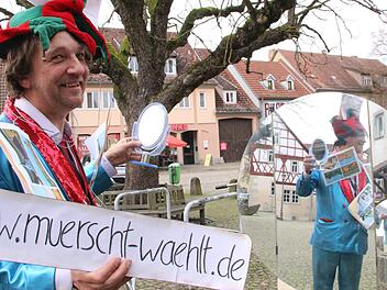 "Politik in Münnerstadt needs Leichtigkeit" meint Markus Zink. Als Mürschter Till will er in Wahlkampfzeiten den Mürschtern nicht nur einen Spiegel vorhalten, sondern sie zum Mitmachen bewegen.Heike Beudert