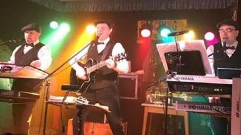 Die Partyband "Die 3" tritt erstmals beim Blütenfasching in neuer Besetzung auf - von links: Matthias Schramm, Volker Matysiak und Heiko Hahn (neu). privat