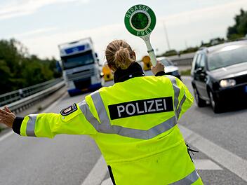Polizeikontrolle auf A9 bei Berg