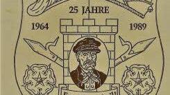 Der 25. Kronacher Faschingsorden im Jahr 1989 mit einem Flößer. Repro: Fleischmann