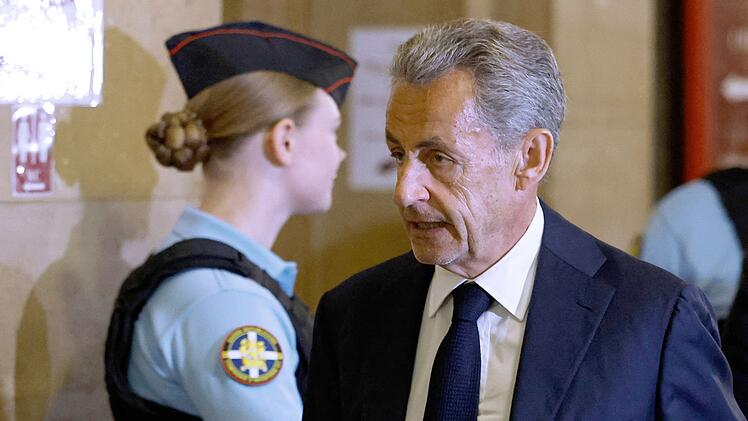 Frankreichs Ex-Pr&auml;sident Sarkozy vor Gericht in Paris