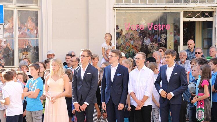 Die Jahrgangsbesten Anna Oikonomides, Maximilian Luther, Max Müller-Blech, Pascal Ruderich und Jan Finzel. Foto: Simone Bastian