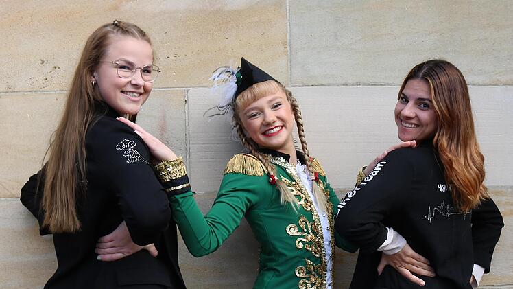 Aenne Rebhan mit ihrem Trainerinnen-Team