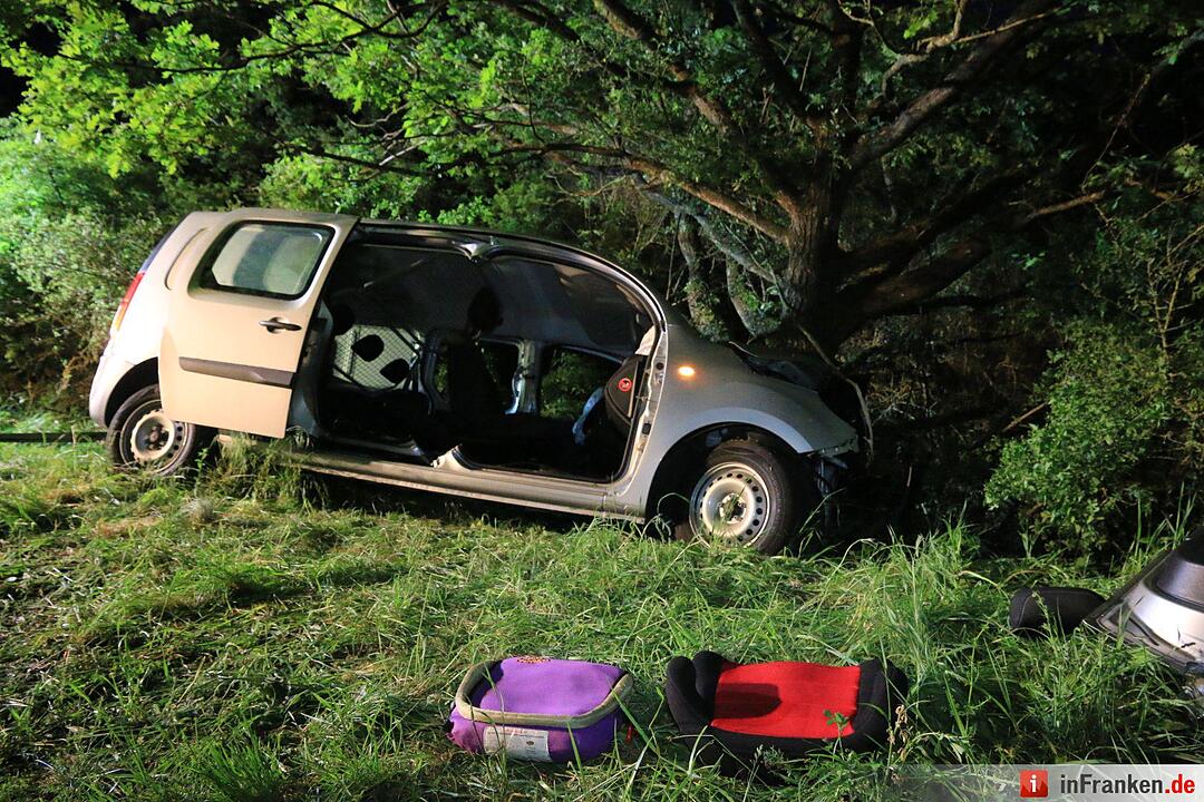 Schweinfurt: Frau und drei Kinder bei Unfall schwer verletzt