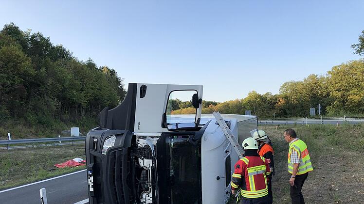 Zwei Menschen wurden bei dem Unfall verletzt. Foto: NEWS5 / Merzbach