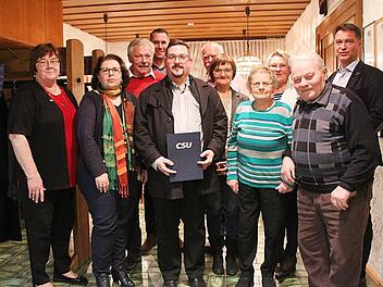 Die CSU Thurnau zeichnete langjährige Mitglieder für ihre Treue aus.  Foto: Sonny Adam