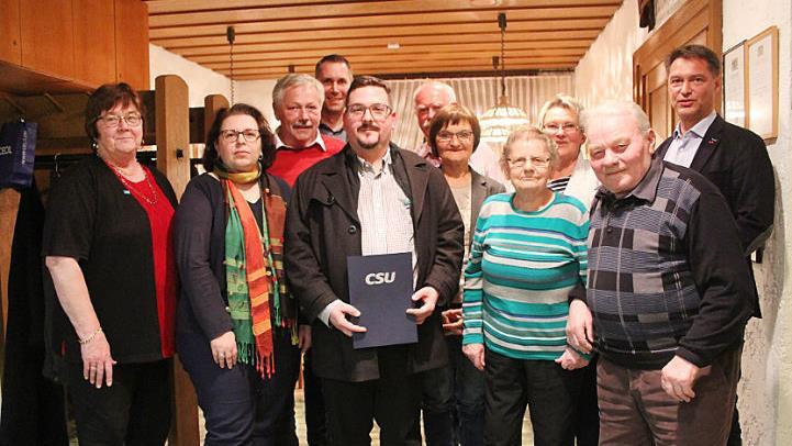 Die CSU Thurnau zeichnete langjährige Mitglieder für ihre Treue aus.  Foto: Sonny Adam