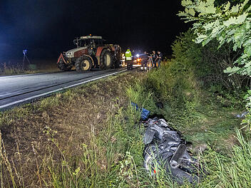 Landkreis Bayreuth: Schwerer Unfall zwischen Traktor und Motorrad - es gibt Verletzte