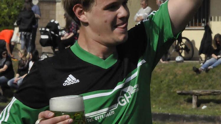 Gut gespielt und den Titelgewinn in der A-Klasse Rhön 2 mindestens so gut gefeiert hat die SpVgg Haard.