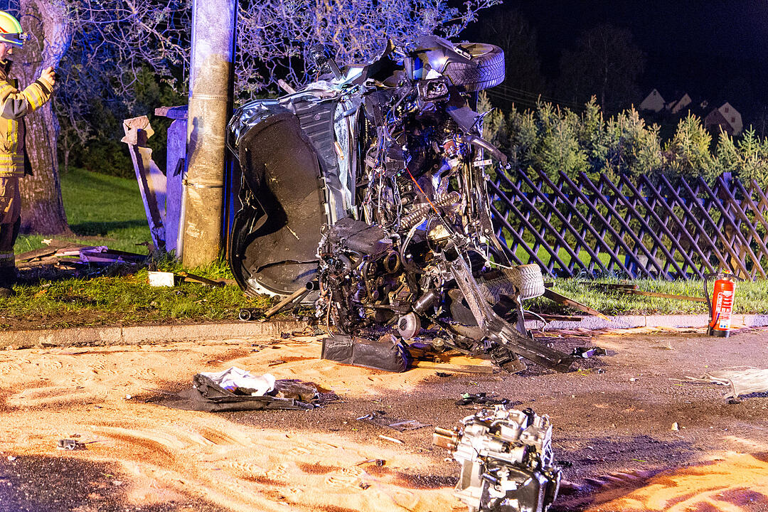 Landkreis Sonneberg: Fünf junge Menschen bei Frontalcrash schwer verletzt