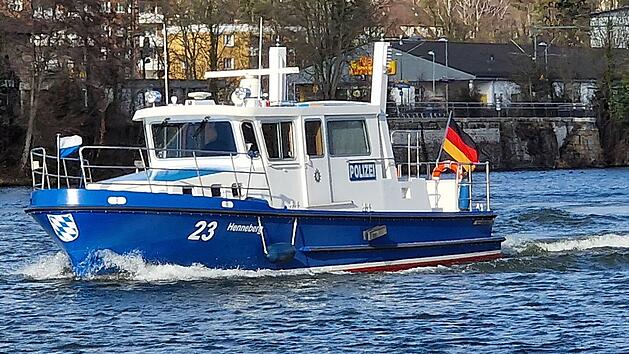 Auto landet im Kreis Kitzingen im Main