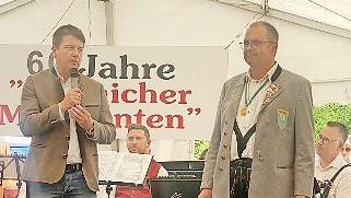 Staatssekretär Sandro Kirchner (links) eröffnete den Geburtstagsabend.