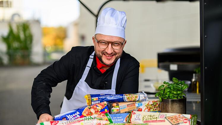 Sebastian Lege geht unter die Pizzab&auml;cker. Doch neben den einzigen wichtigen Zutaten Mehl, Wasser, Hefe und &Ouml;l stecken in Fertigpizzateig aus dem Supermarktk&uuml;hlregal noch jede Menge Zusatzstoffe.