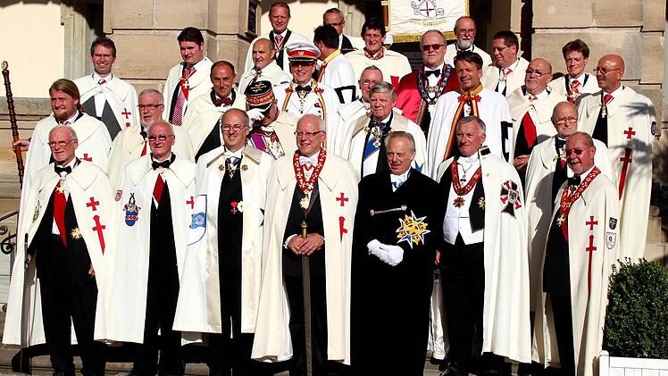 Alle anwesenden Ritter