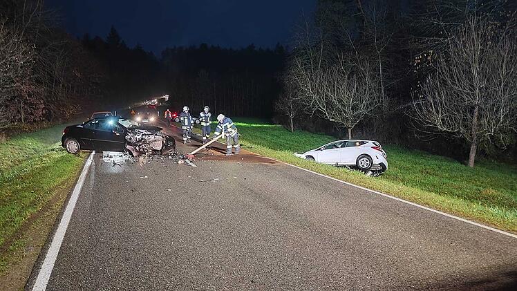 Frontal-Crash auf B22