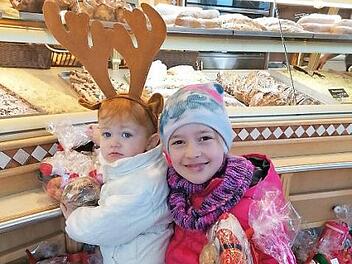 Die Kinder strahlen, wenn sie ihren gef&uuml;llten Stiefel in einer der drei Polster-Filialen abholen k&ouml;nnen. Foto: privat
