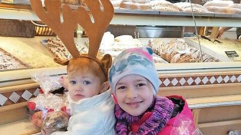 Die Kinder strahlen, wenn sie ihren gef&uuml;llten Stiefel in einer der drei Polster-Filialen abholen k&ouml;nnen. Foto: privat