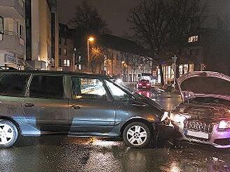 Unfall am sp&auml;ten Dienstagnachmittag auf der Kreuzung Bahnhofstra&szlig;e/Hintere Kreuzgasse